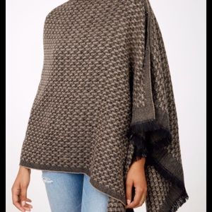 Stella & Dot Cortina Poncho/Scarf